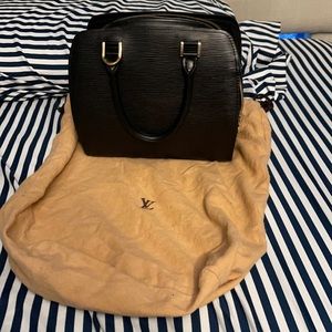 Louis Vuitton Epi Alma
